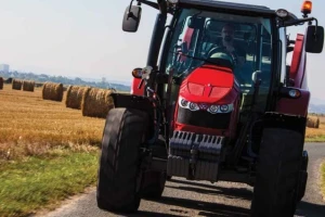 Traktor Massey Ferguson 5600