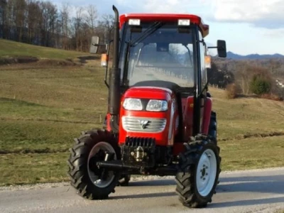Traktor Foton 504