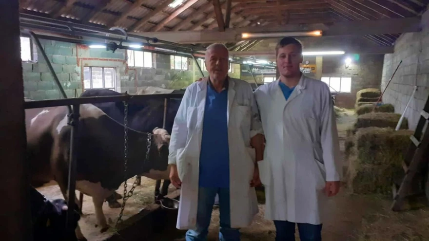 Salković (lijevo) s mađim kolegom