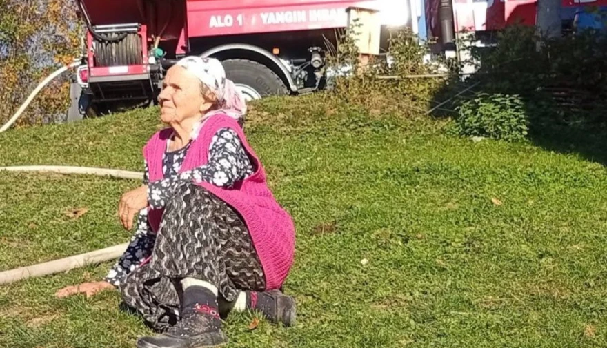 nana pored vatrogasnog vozila