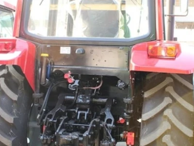 Traktor Belarus 900