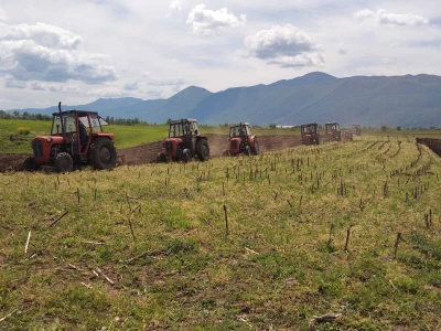 Akcija oranja u Izačiću