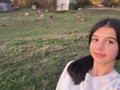 Belkisa Porčić na farmi u Krivaji kod Cazina