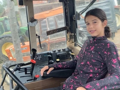 Belkisa Porčić na farmi u Krivaji kod Cazina