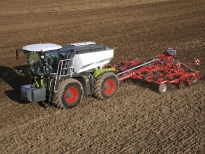 Traktor Claas XERION