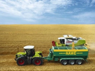 Traktor Claas XERION