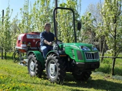 Traktor Ferrari Cromo K30/40 AR/RS