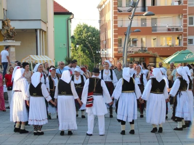 Derventsko veče rakije
