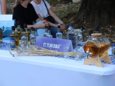 Derventsko veče rakije