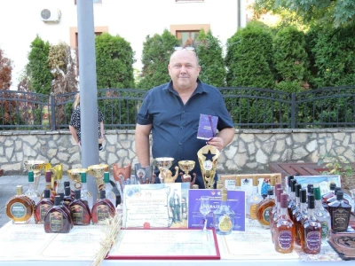 Derventsko veče rakije
