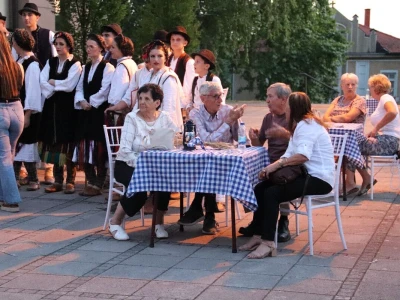 Derventsko veče rakije