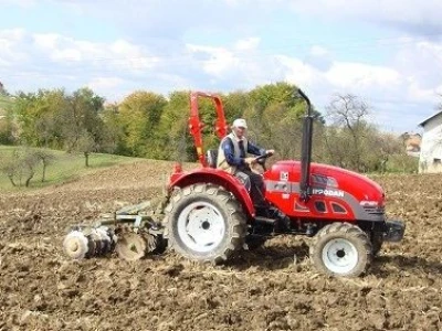 Traktor Impodan DF 504