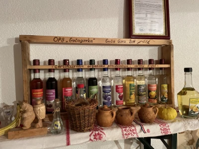 Šta je zajedničko siru, bilju, Ivi i Ćiri, a nisu veziri?