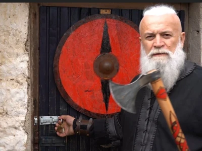 Duvanjski viking turiste dočekuje "naoružan do zuba"