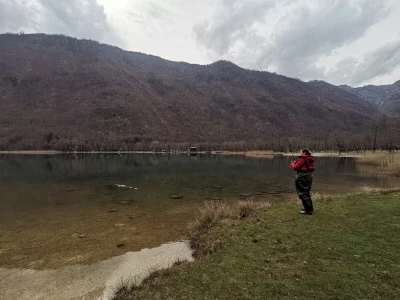 Emir i Senada Dedić pecaju na Boračkom jezeru