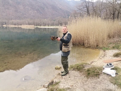 Emir i Senada Dedić pecaju na Boračkom jezeru