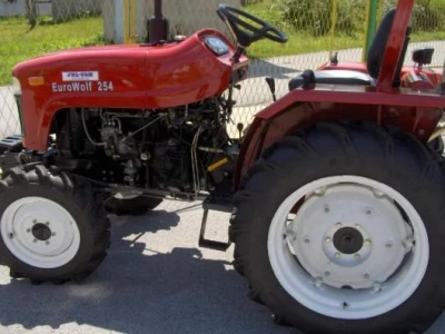 Traktor EuroWolf 254