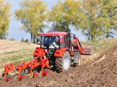 Traktor Farmer F2