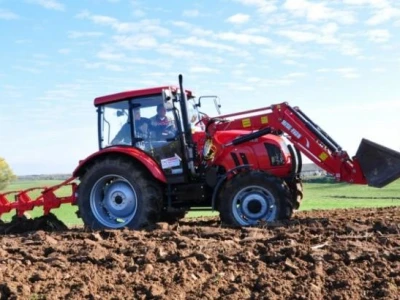 Traktor Farmer F2