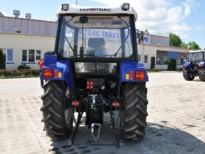Traktor Farmtrac Osnovna linija