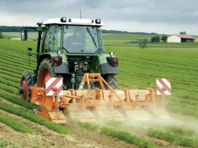 Traktor Fendt 300 Vario