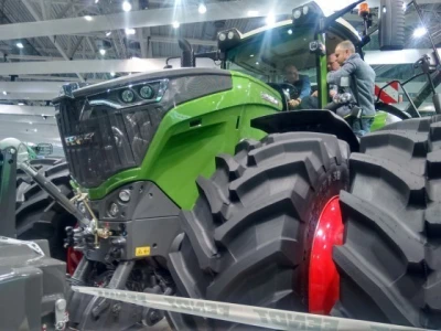 Fendt 1050 je traktor godine 2016