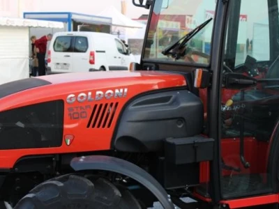 Traktor Goldoni Star 100