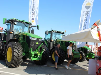 John Deere 8RX traktor gusjeničar
