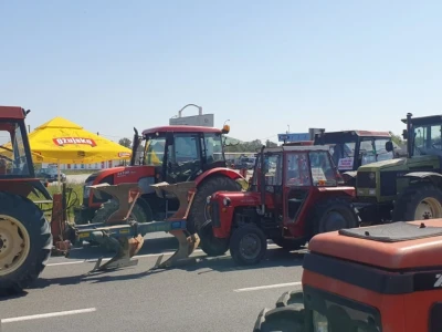 Blokirana granica u Orašju