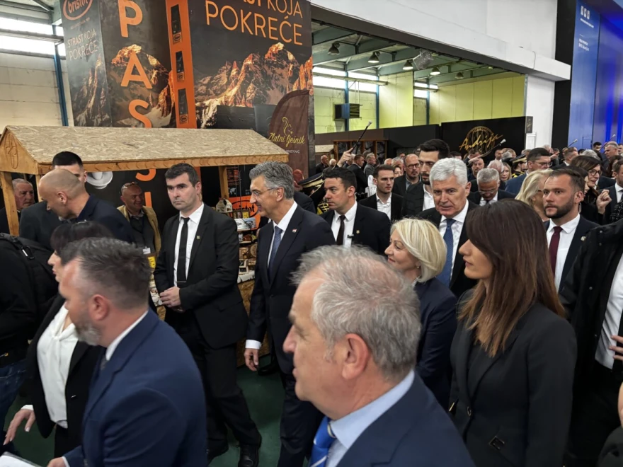 Visoki zvaničnici posjetili izlagače