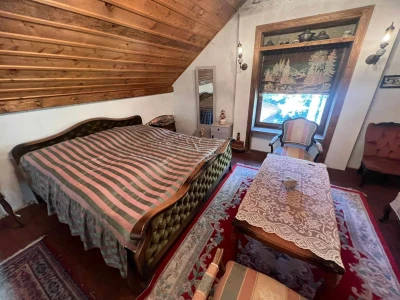 Iza drvene kapije, krije se bajkovito etno selo - na prodaju je