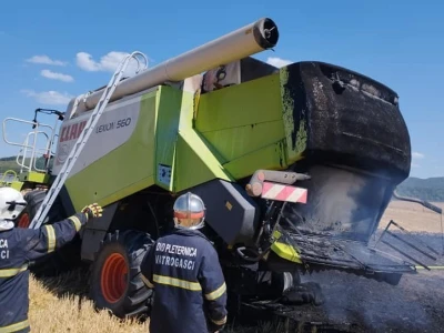 Izgorio kombajn i balirka