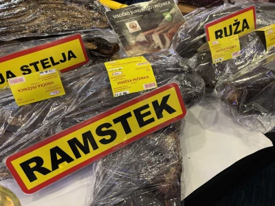 Jagma za suhomesnate delicije kod Nevzete: "Viša, visoka i visočka škola, sve savladala"