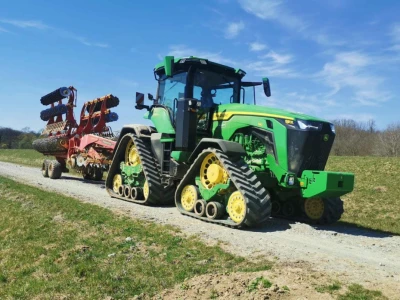John Deere 8RX 410 traktor mjeseca