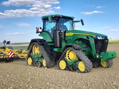 John Deere 8RX 410 traktor mjeseca
