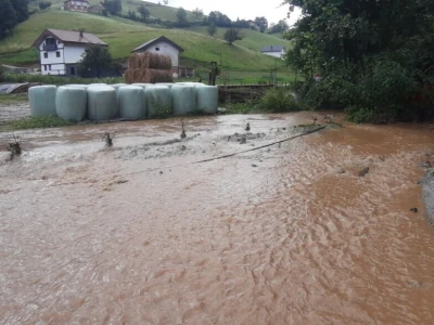 Katastrofalne poplave u Bužimu