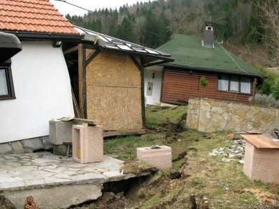 Klizište uslijed pražnjenja jezera