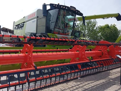 Kombajn Claas lexion - najveća mašina na Poljoprivrednom sajmu