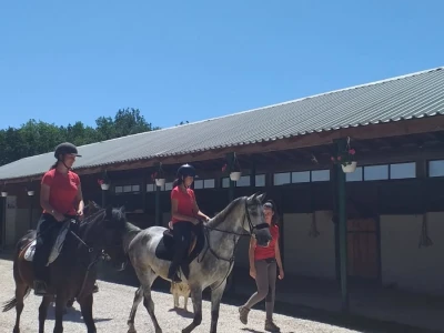 Konjički klub "Stina" vode tri sestre