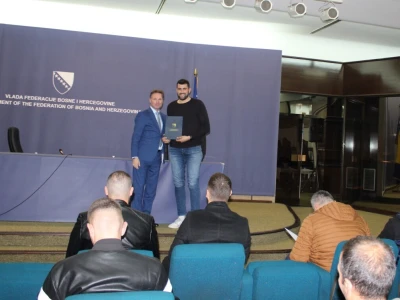Mladi poljoprivrednici preuzeli rješenja za pokretanje poslovanja