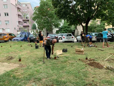 Mostarski Bulevar uljepšan jestivim gradskim dvorištem