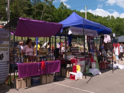Ozrenski festival mesa okupio 90 izlagača