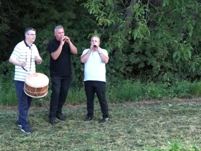 Penzioner Avdo, kosom starom četiri decenije, pobijedio na kosijadi