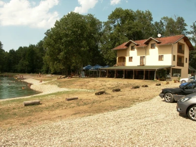 pogled na motel