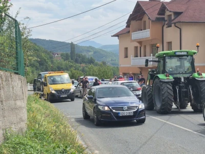 Policija zaustavila kolone traktora na putevima prema Sarajevu
