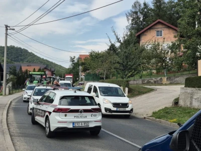 Policija zaustavila kolone traktora na putevima prema Sarajevu