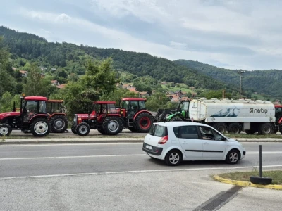Policija zaustavila kolone traktora na putevima prema Sarajevu