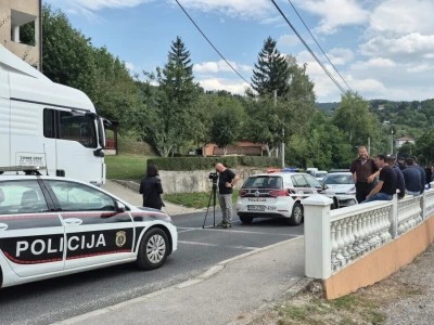 Policija zaustavila kolone traktora na putevima prema Sarajevu