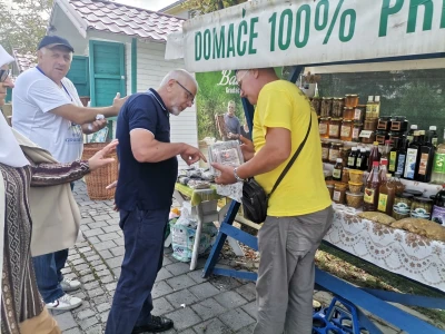 Porodično pčelarstvo Bahić