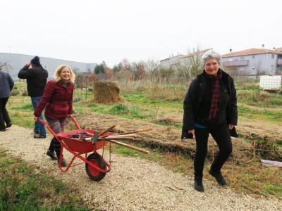 Priprema perma gredica za ranu sjetvu povrtnih kultura